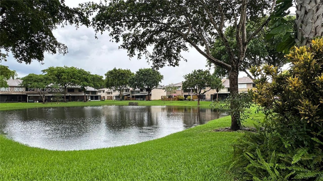 5012 S University Dr, Davie, FL 33328 Photo