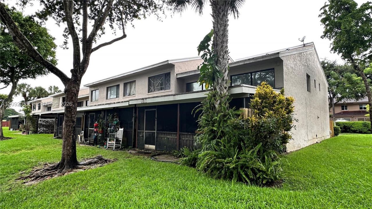 5012 S University Dr, Davie, FL 33328 Photo