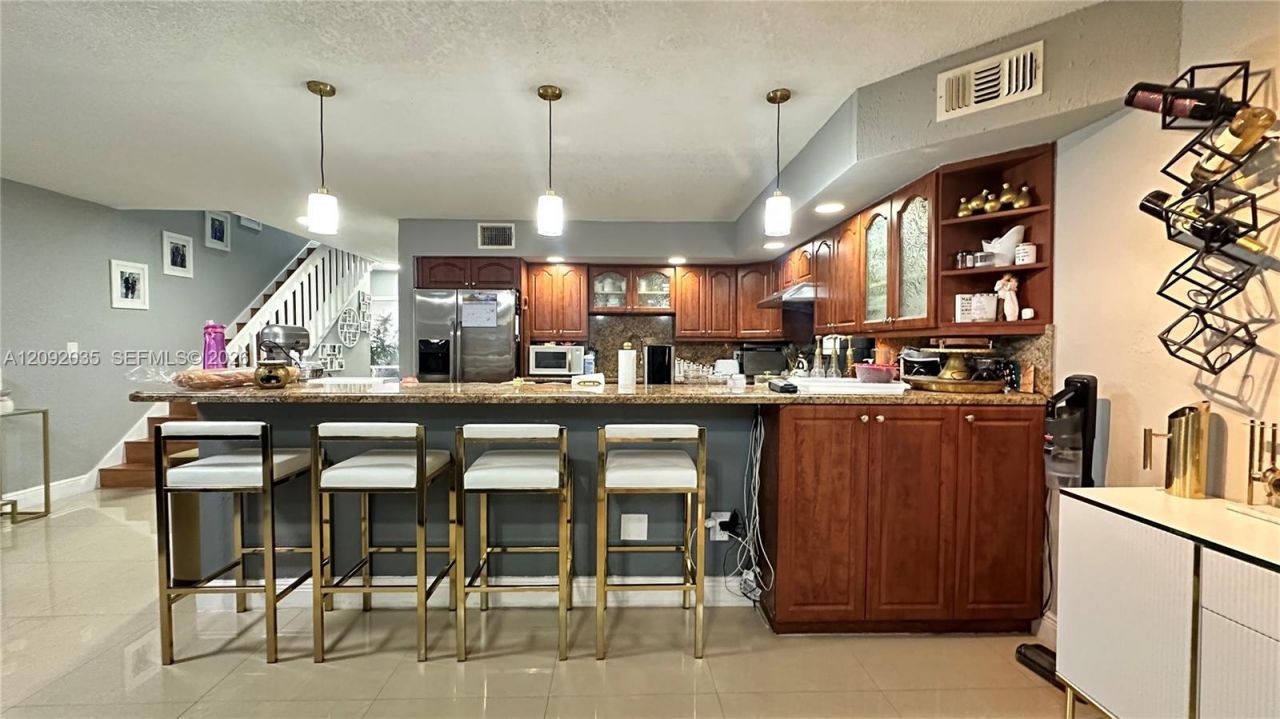 5012 S University Dr, Davie, FL 33328 Photo