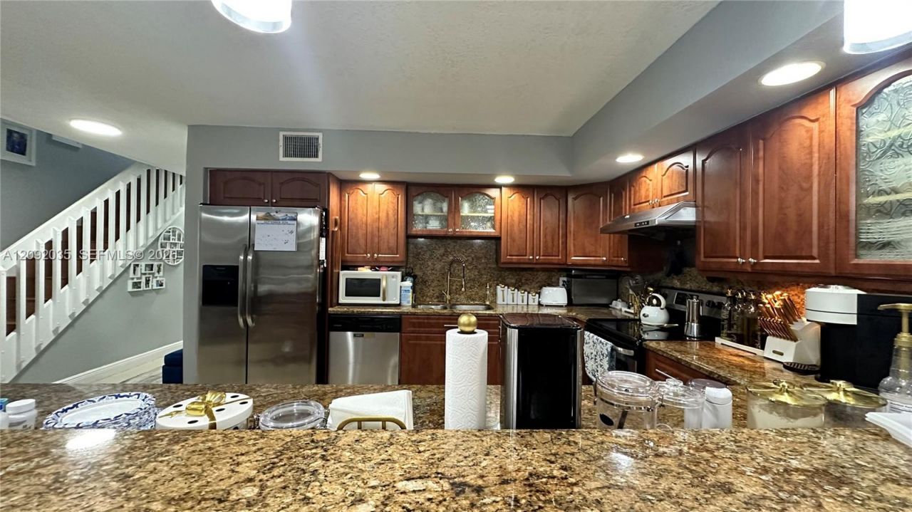 5012 S University Dr, Davie, FL 33328 Photo