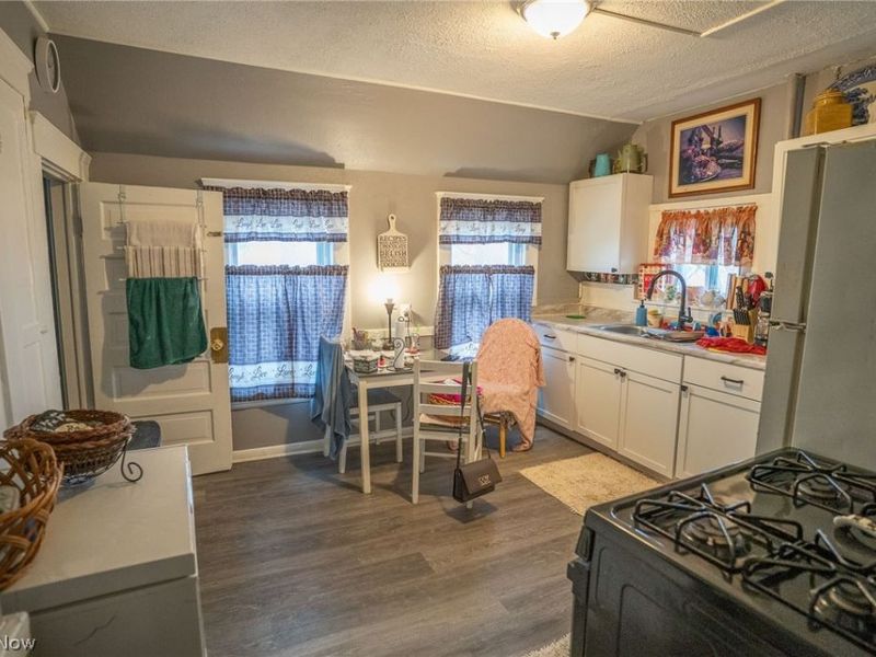 4104 Woburn Avenue, Cleveland, OH 44109 Photo 13
