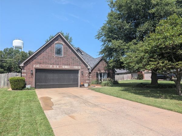 25600 Briar Drive, Claremore, OK 74019