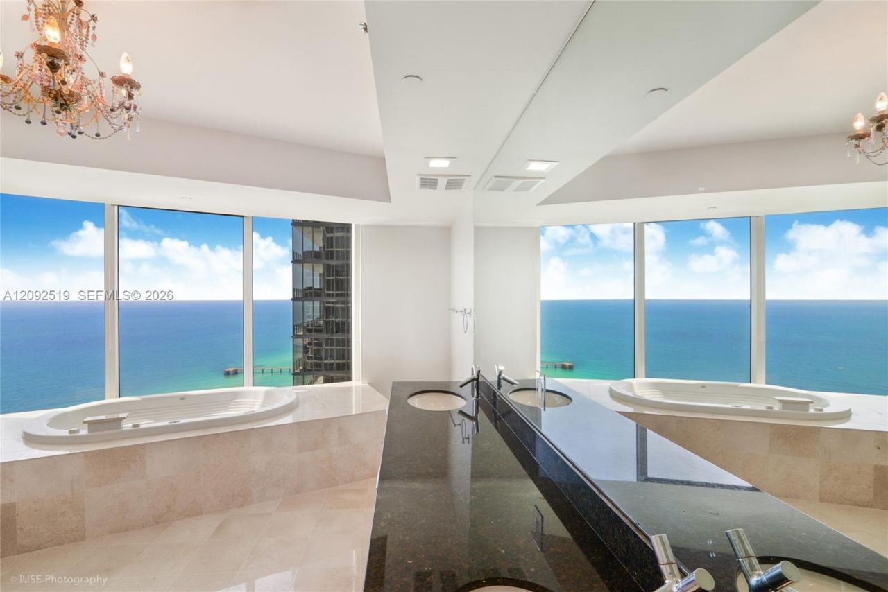 17201 Collins Ave, Unit 3101, Sunny Isles Beach, FL 33160 Photo
