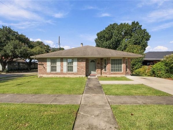 3800 NAPOLI Drive , Metairie, LA 70002