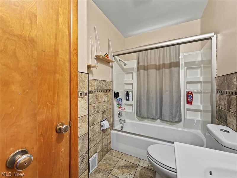553 Judith Lane, Struthers, OH 44471 Photo 11