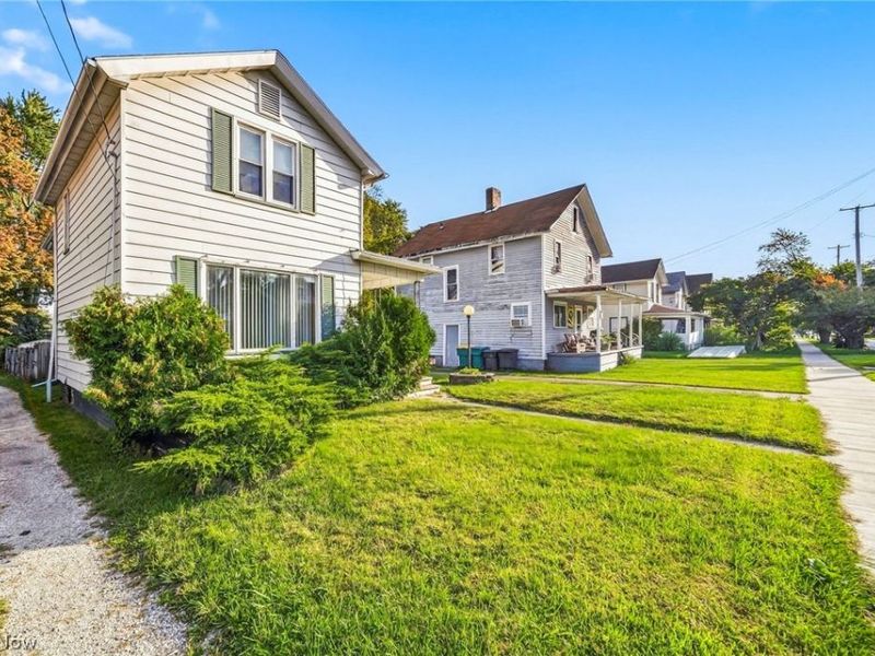 532 State Street, Conneaut, OH 44030 Photo 2