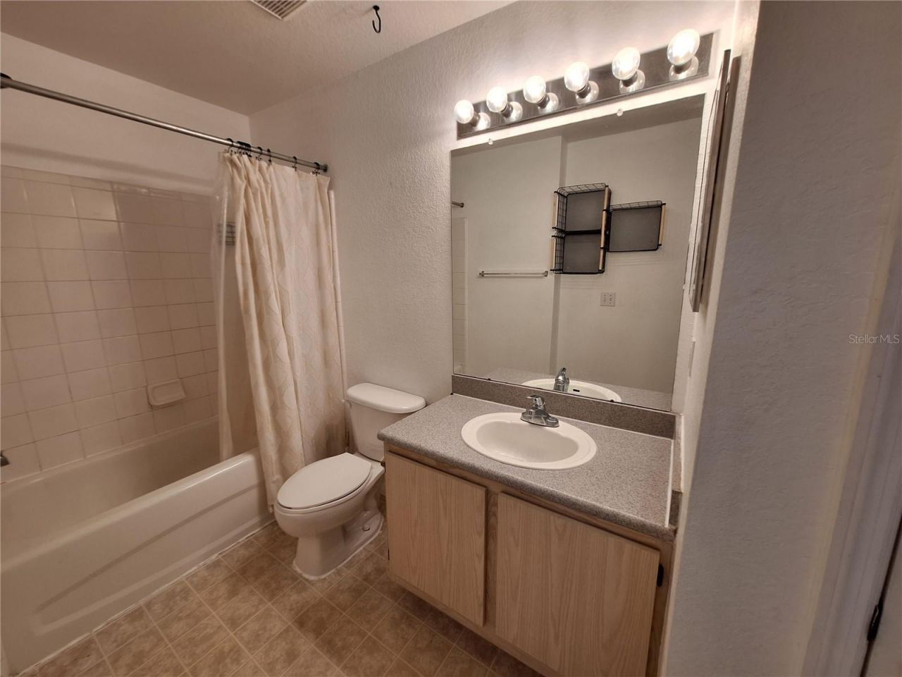 8809 Manor Loop, Unit 203, Bradenton, FL 34202 Photo