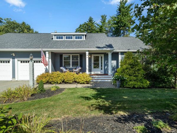 2 Firefly Circle, Somersworth, NH 03878