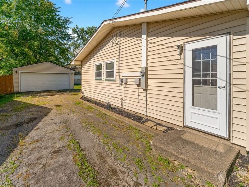 2531 Chestnut Street, Girard, OH 44420 Photo 3