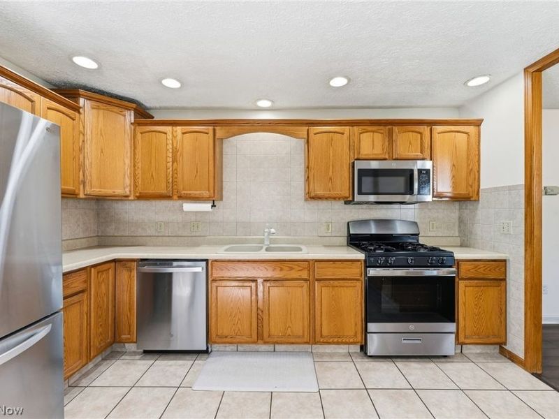 2531 Chestnut Street, Girard, OH 44420 Photo 6
