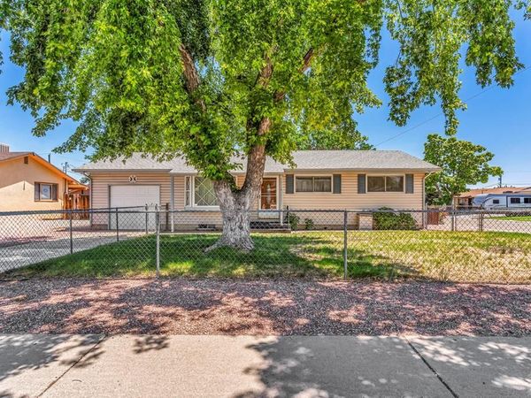 2690 Hollywood Dr, Pueblo, CO 81005