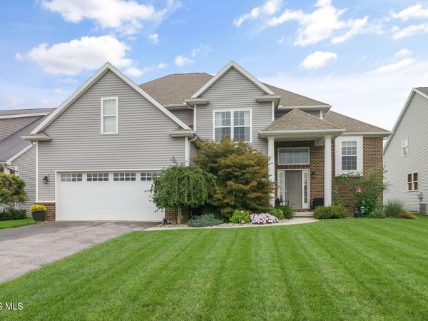 5866 Walnut Springs Boulevard , Sylvania, OH 43560