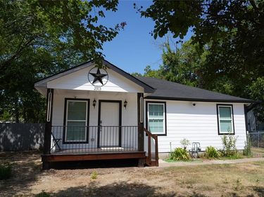 2313 N Riverside Drive, Fort Worth, TX 76111