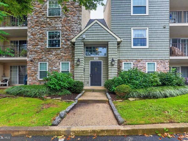 702 DEER RUN , NORRISTOWN, PA 19403