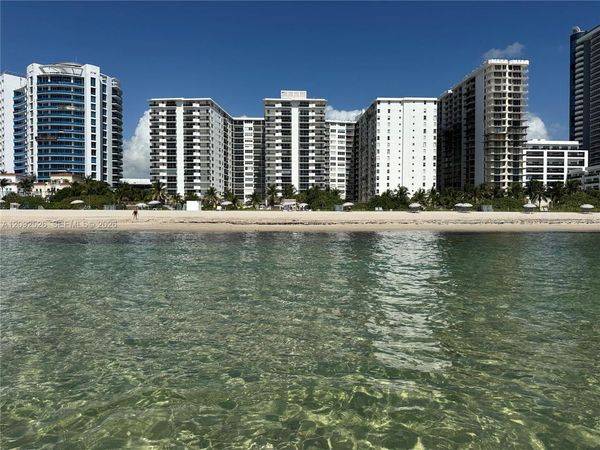 6039 Collins Ave , Unit 721, Miami Beach, FL 33140