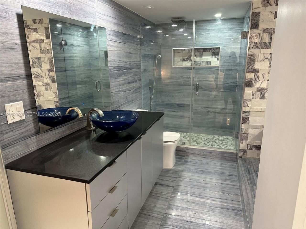 6039 Collins Ave, Unit 721, Miami Beach, FL 33140 Photo