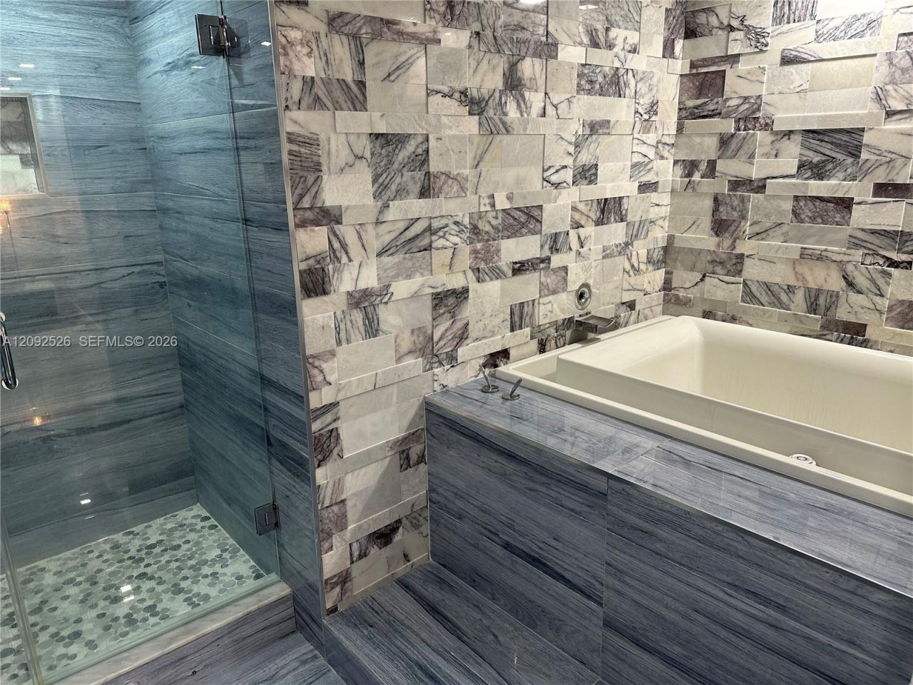 6039 Collins Ave, Unit 721, Miami Beach, FL 33140 Photo