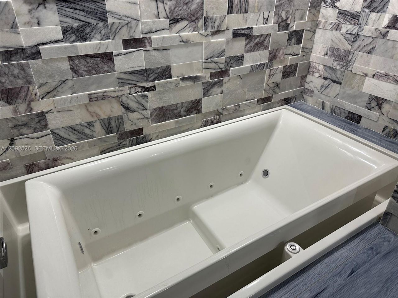 6039 Collins Ave, Unit 721, Miami Beach, FL 33140 Photo