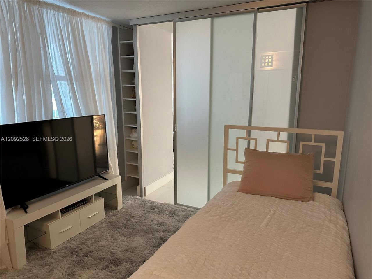 6039 Collins Ave, Unit 721, Miami Beach, FL 33140 Photo