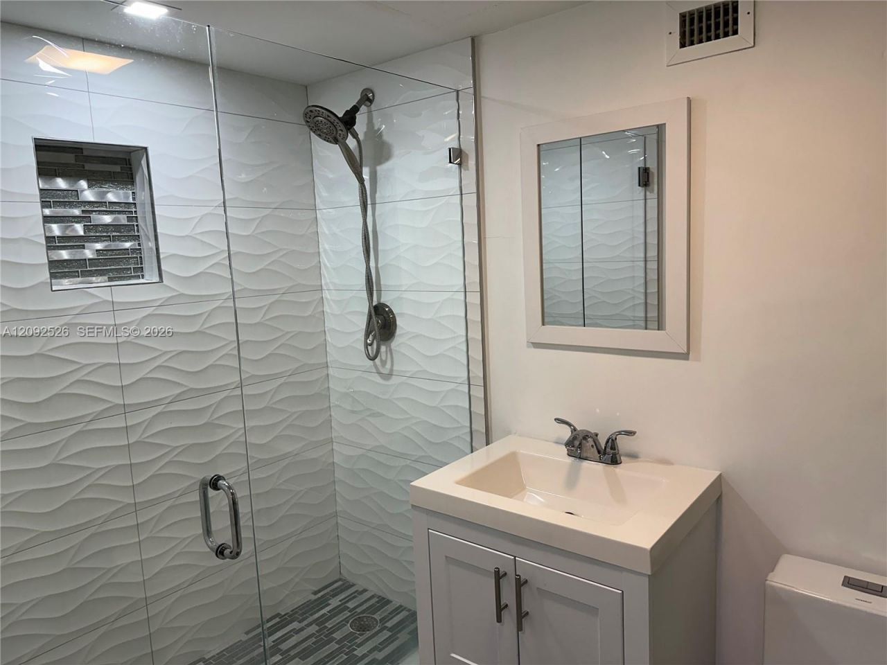 6039 Collins Ave, Unit 721, Miami Beach, FL 33140 Photo