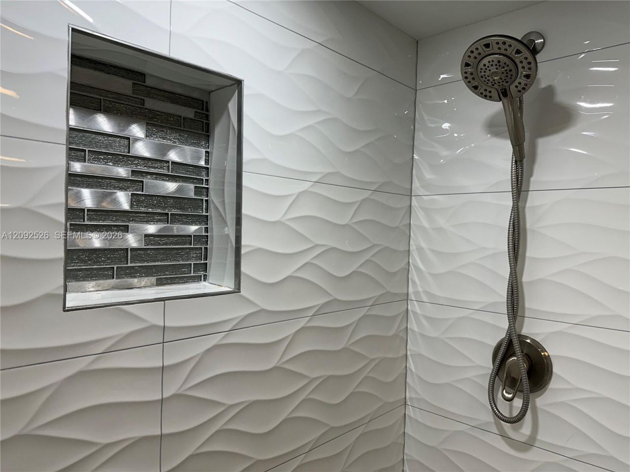 6039 Collins Ave, Unit 721, Miami Beach, FL 33140 Photo