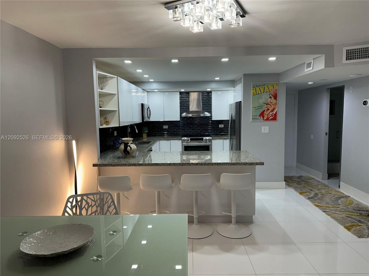6039 Collins Ave, Unit 721, Miami Beach, FL 33140 Photo