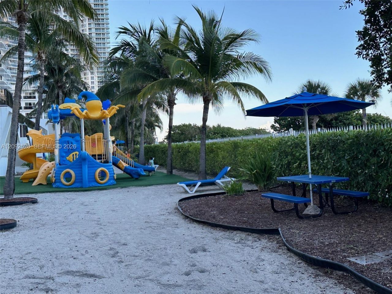 6039 Collins Ave, Unit 721, Miami Beach, FL 33140 Photo