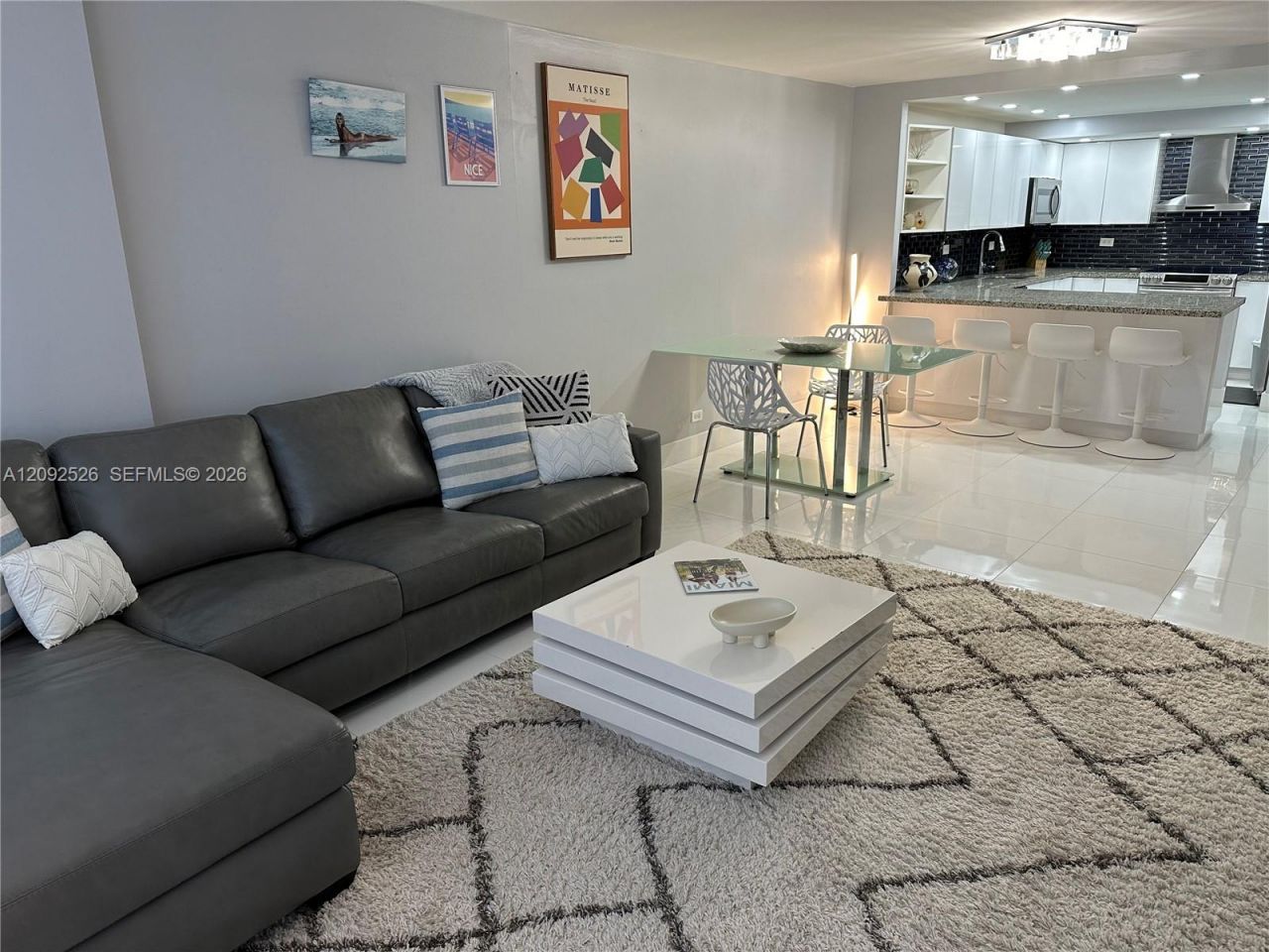 6039 Collins Ave, Unit 721, Miami Beach, FL 33140 Photo
