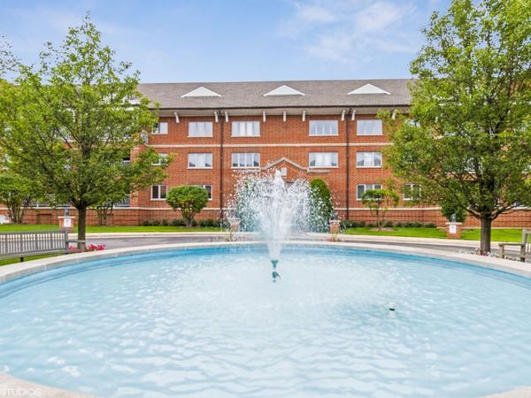 400 S NORTHWEST Highway, Unit 210, Park Ridge, IL 60068