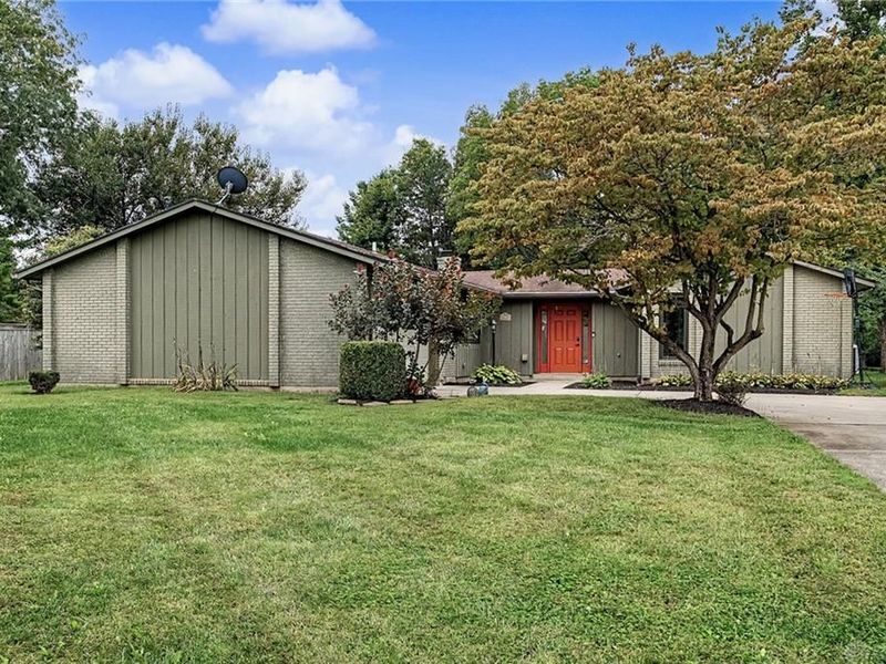 2180 Woodstock Court, Troy, OH 45373 Photo 2