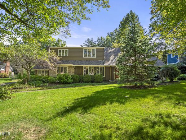 2242 Dundas Road , Ottawa Hills, OH 43606