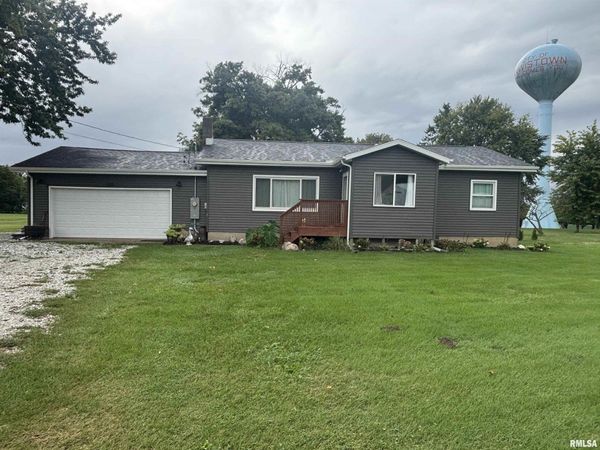 1418 N BROADWAY Street, Lewistown, IL 61542
