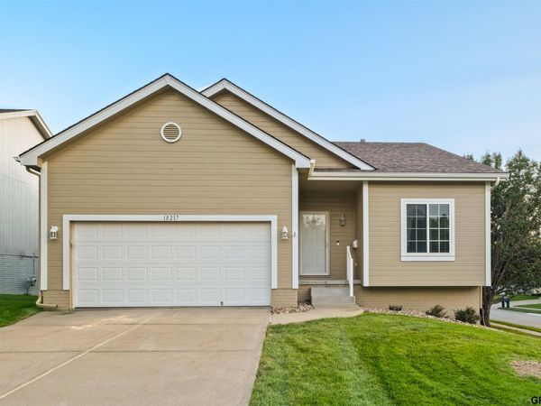 18217 Gertrude Street, Omaha, NE 68136
