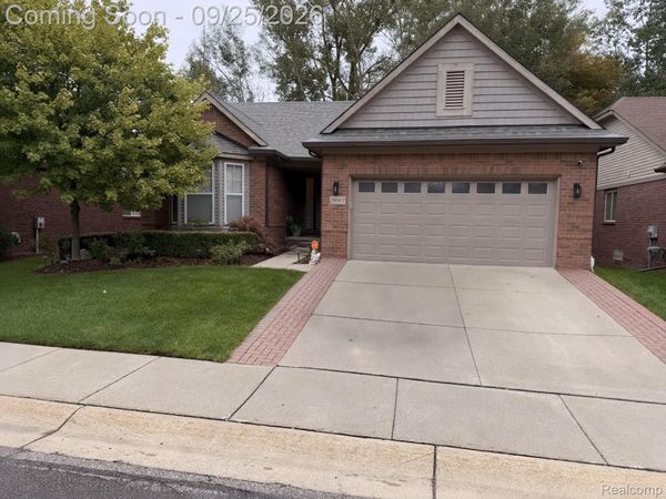 29912 Trailwood Drive , Warren, Mi 48092