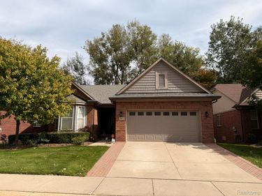 29912 Trailwood Drive, Warren, Mi 48092
