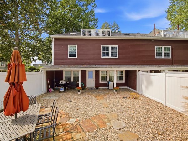 62 Main St, Unit 6-2, Hatfield, MA 01038