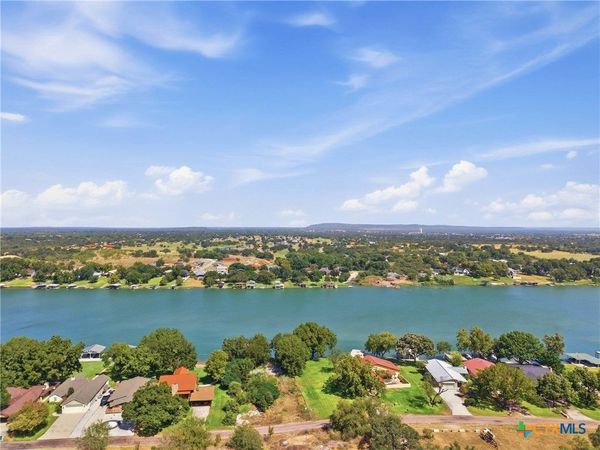 305 Pecan Drive , Kingsland, TX 78639