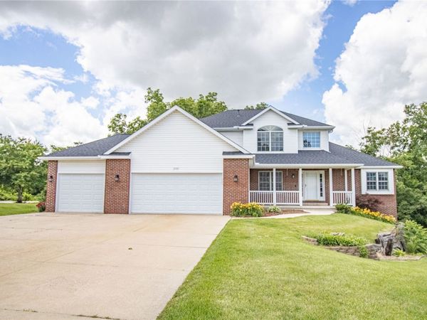 2050 Sky View Drive , Marion, IA 52302