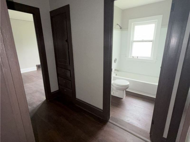 9400 Orleans Avenue, Cleveland, OH 44105 Photo 2