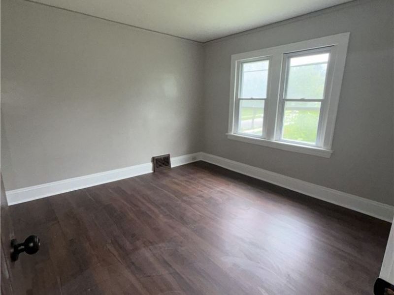 9400 Orleans Avenue, Cleveland, OH 44105 Photo 3