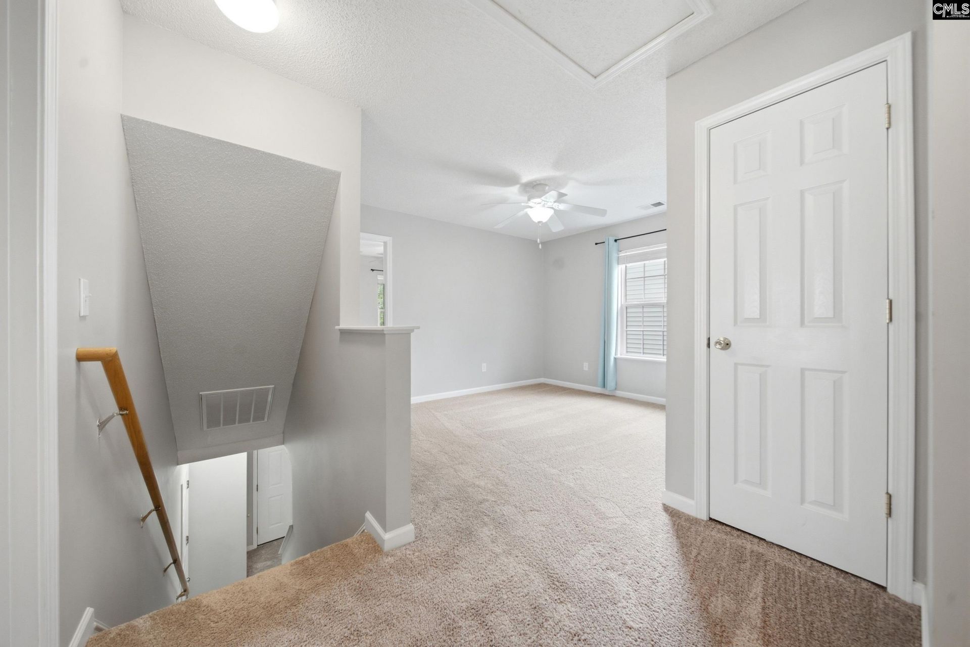 317 Denman Loop  Photo 12