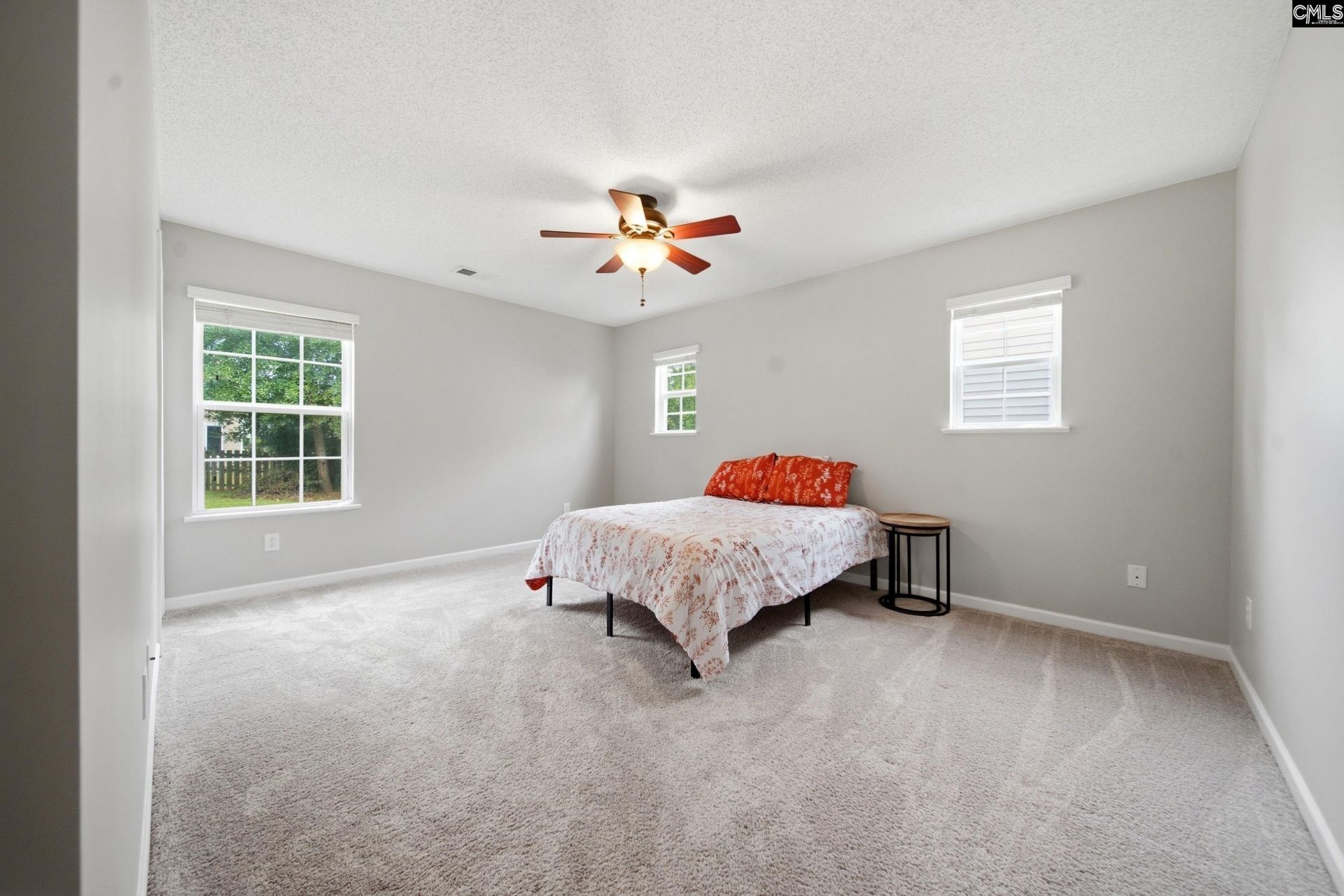 317 Denman Loop  Photo 13