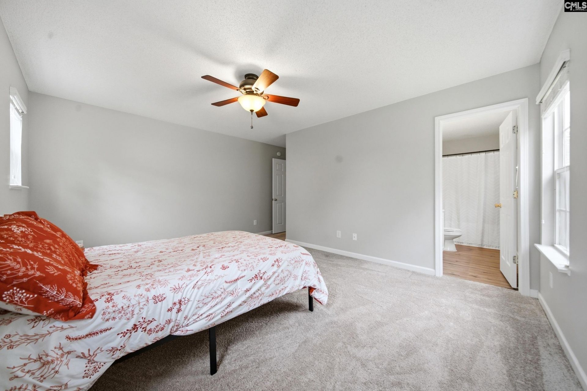 317 Denman Loop  Photo 14