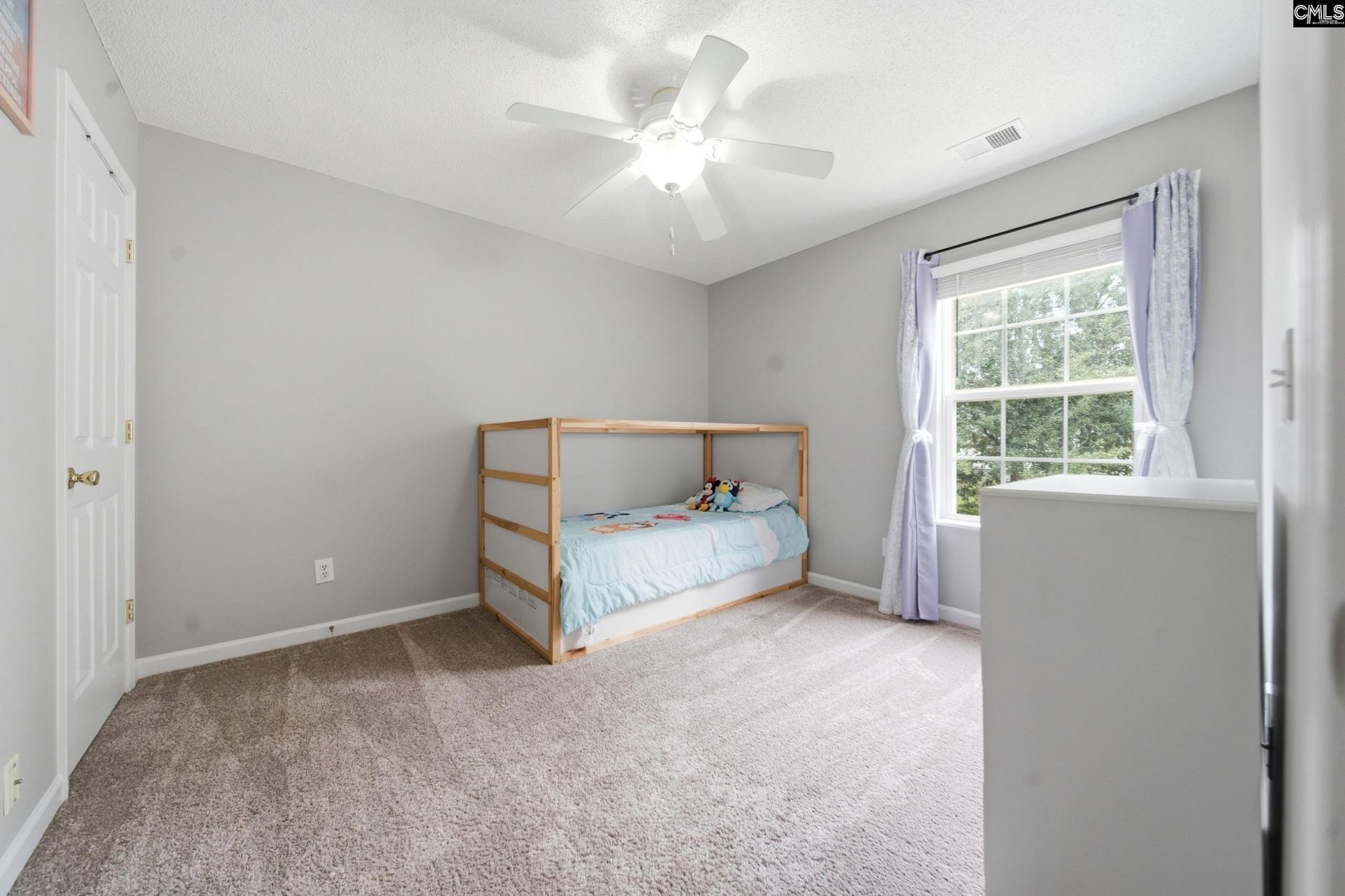 317 Denman Loop  Photo 16