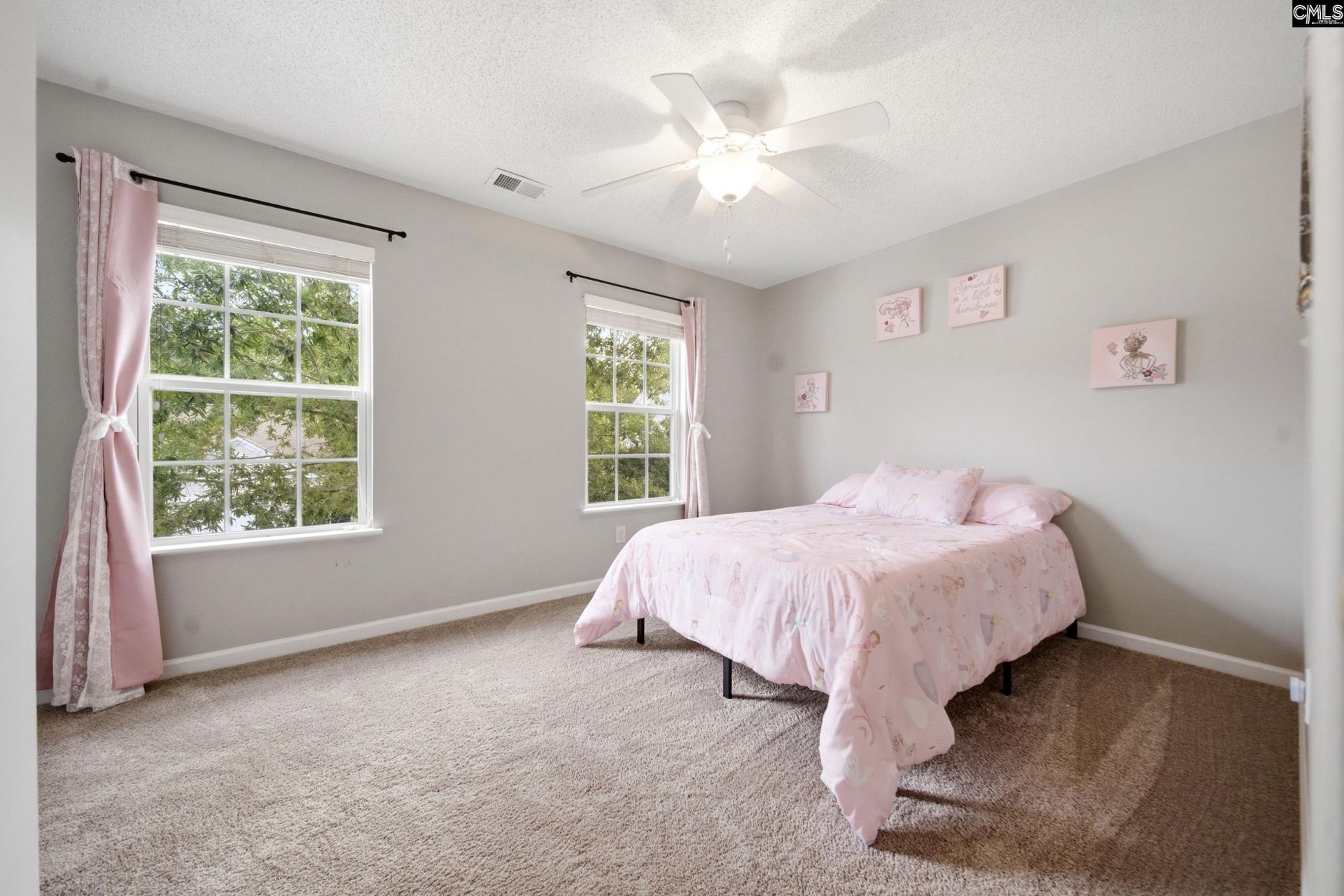 317 Denman Loop  Photo 18