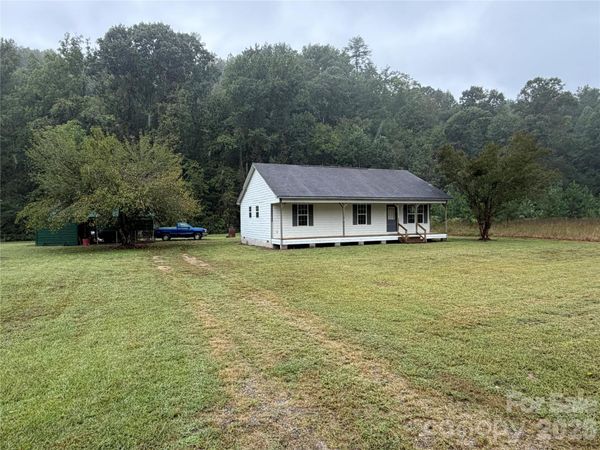 4552 S Mountain Park Avenue, Connelly Springs, NC 28612