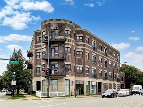 3028 W ROSCOE Street , Unit 203, Chicago, IL 60618
