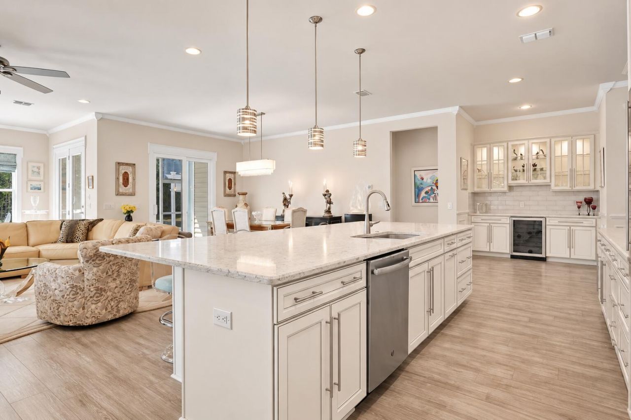 497 Four Seasons Boulevard Photo 11