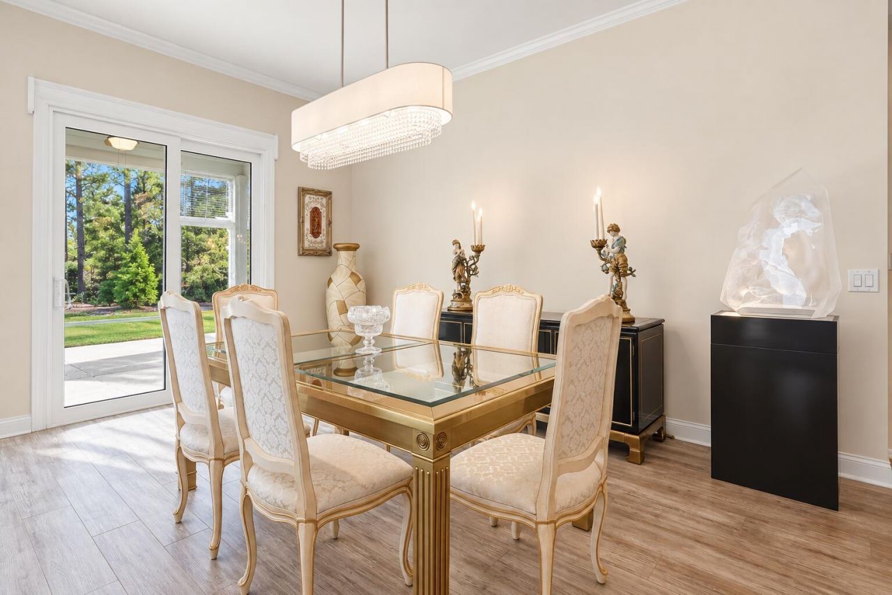 497 Four Seasons Boulevard Photo 20