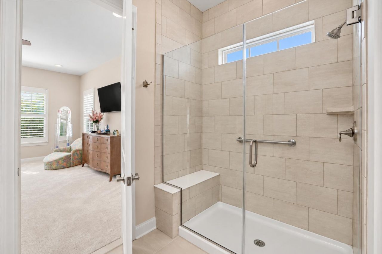 497 Four Seasons Boulevard Photo 25